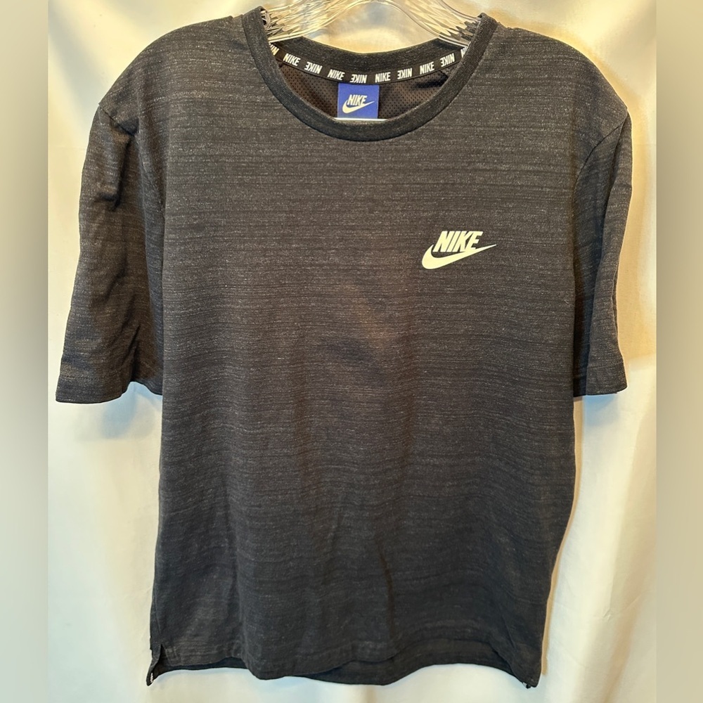 Nike Sportswear Size‎ Medium Advance 15 T-Shirt Black Short Sleeve 837010-010